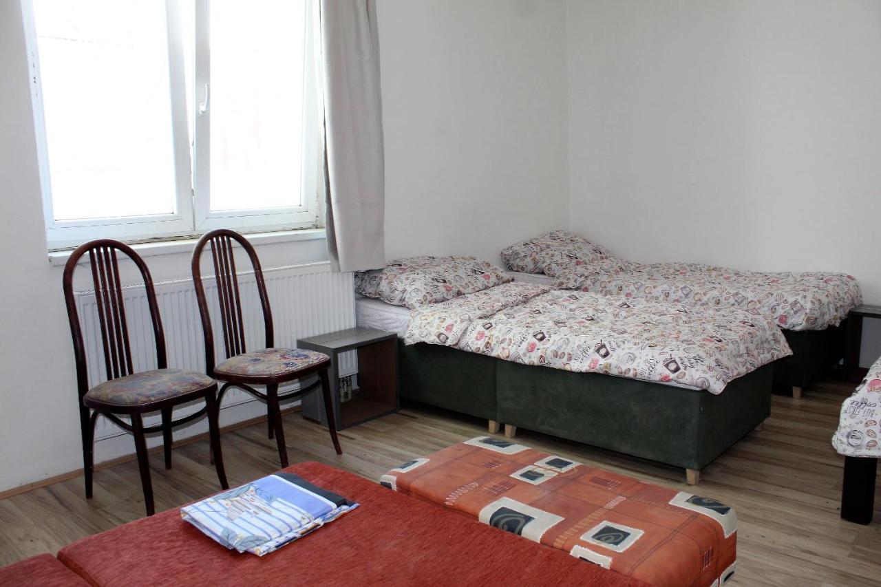Dusan Apartments Orlová Eksteriør bilde